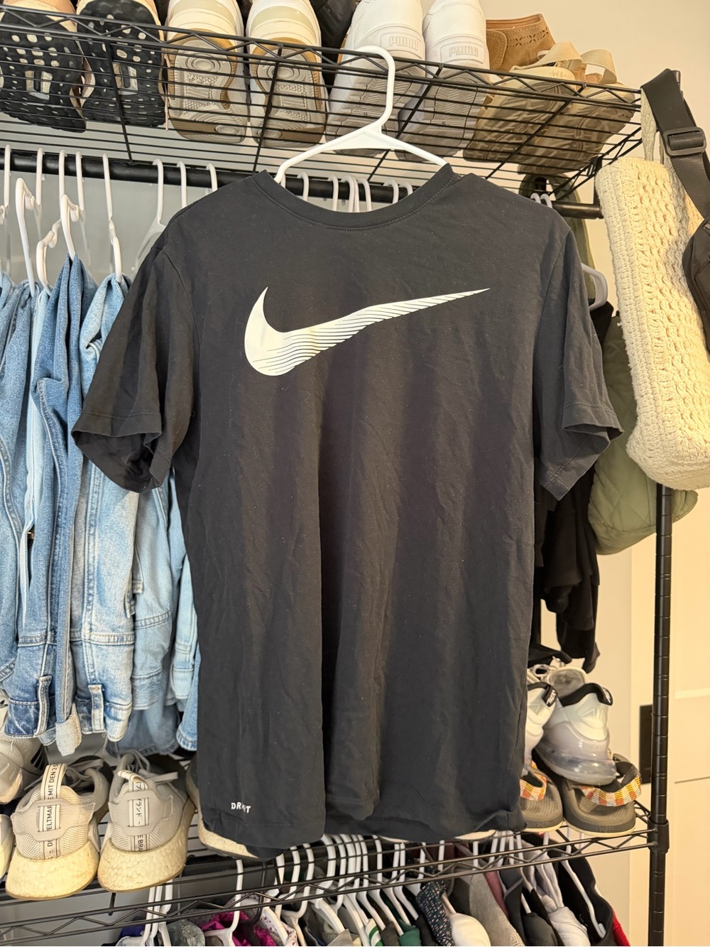 black nike tee